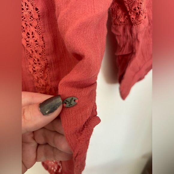 American Eagle lace detail button down top size XS 82% cotton - Picture 8 of 12